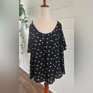 NWT! LUSH DAISY FLORAL MARKEY COLD SHOULDER BLOUSE
BLACK SIZE LARGE